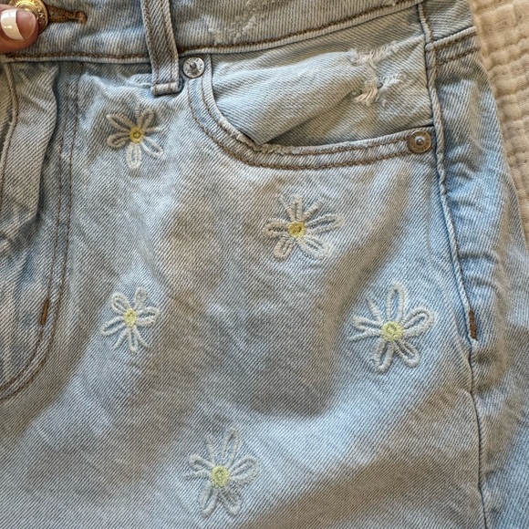 American Eagle Outfitters Blue Jean Shorts with Embroidery - Picture 1 of 4